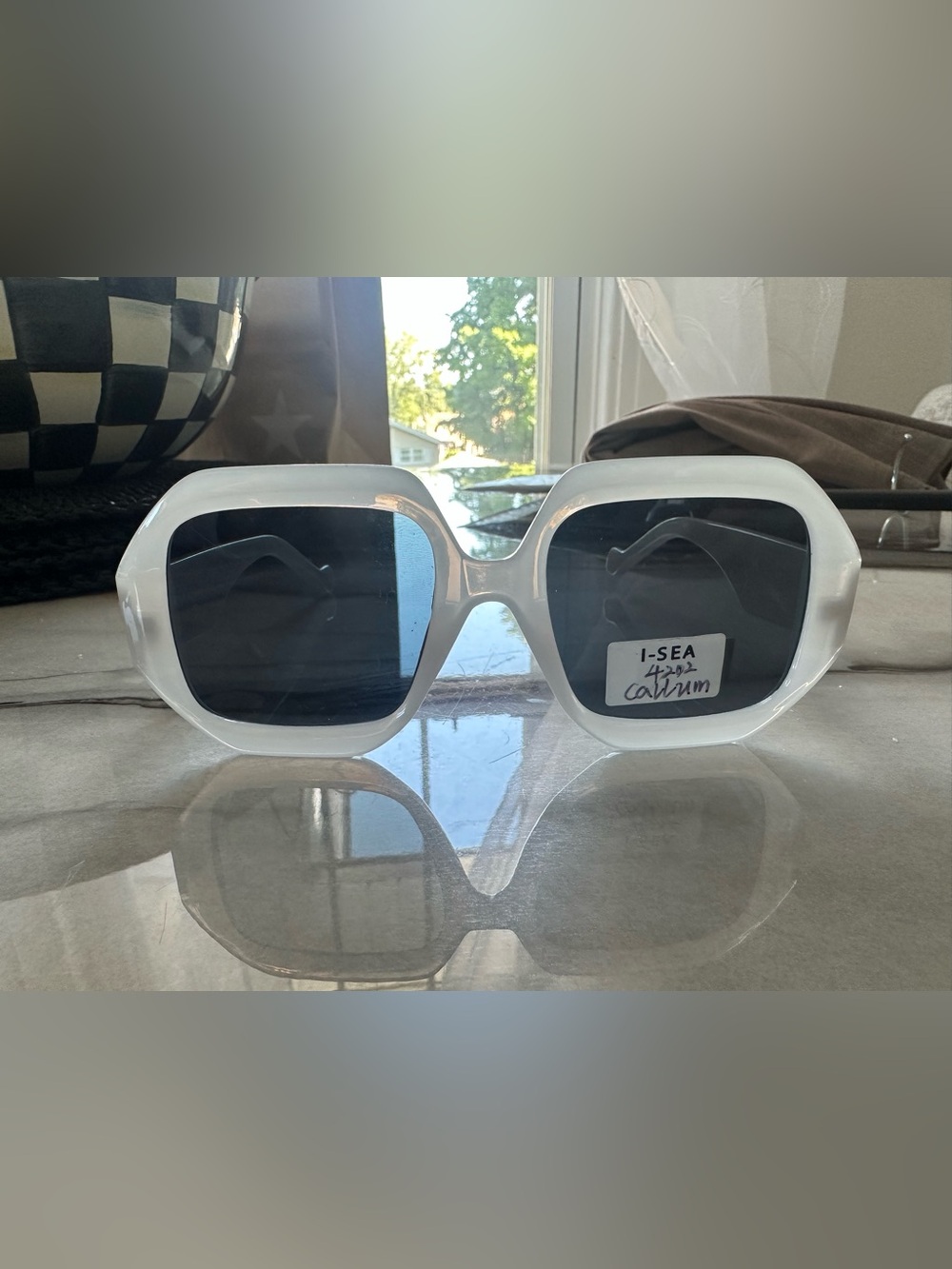 I-SEA White Oversized Geometric Sunglasses Unisex – New With Tags